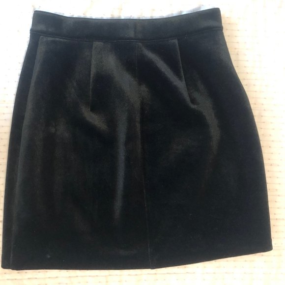 Black Velvet Zip Up Skirt - Picture 2 of 4